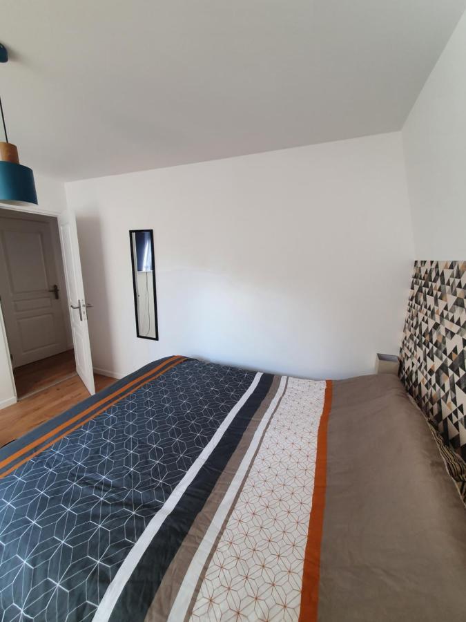 Appartement De Thomas ชาร์เลอวิลล์-เมซิแยร์ ภายนอก รูปภาพ