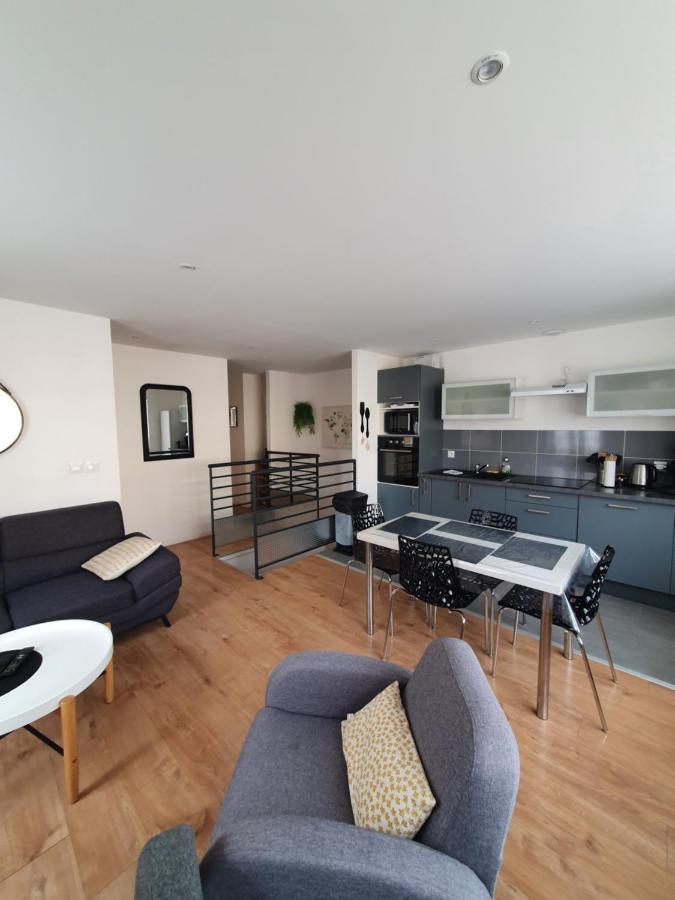 Appartement De Thomas ชาร์เลอวิลล์-เมซิแยร์ ภายนอก รูปภาพ
