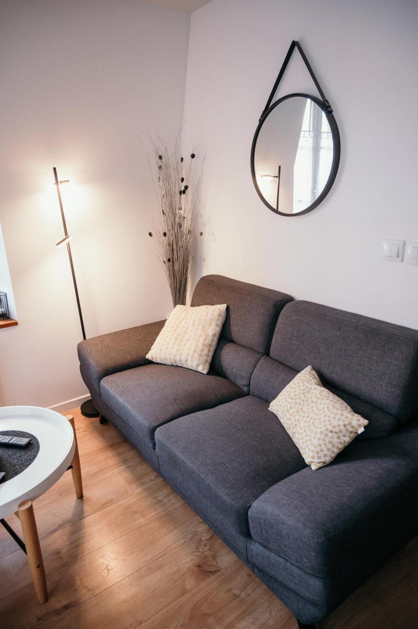 Appartement De Thomas ชาร์เลอวิลล์-เมซิแยร์ ภายนอก รูปภาพ