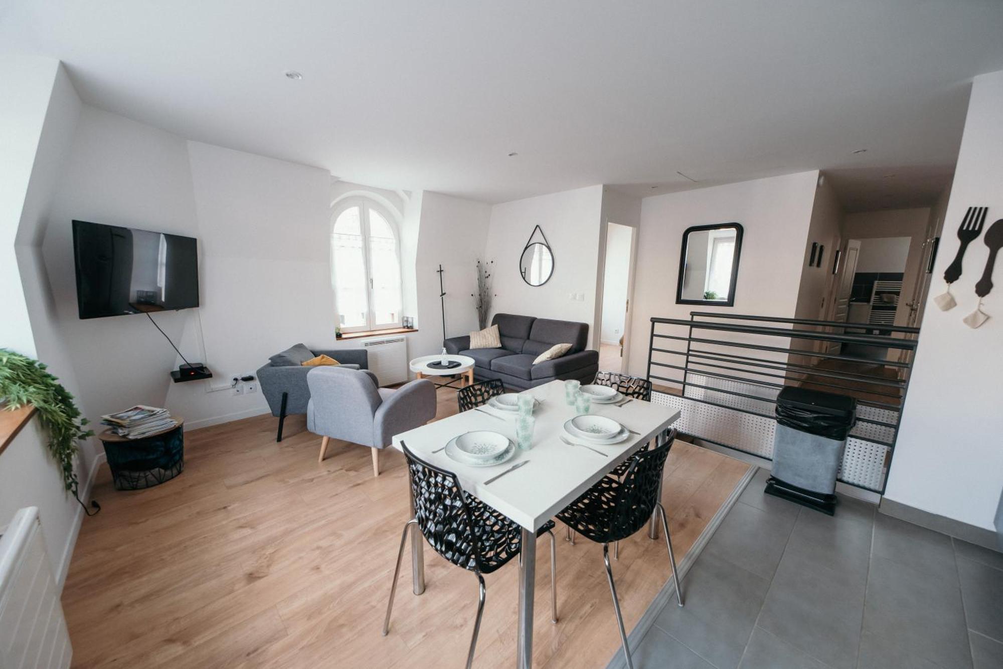 Appartement De Thomas ชาร์เลอวิลล์-เมซิแยร์ ภายนอก รูปภาพ